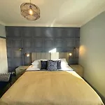 Spacious 3-Bedroom House With Parking